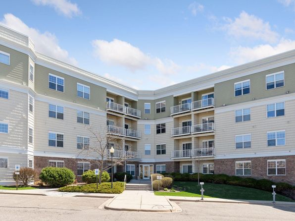 114200 Hundertmark Rd UNIT 404, Chaska, MN 55318