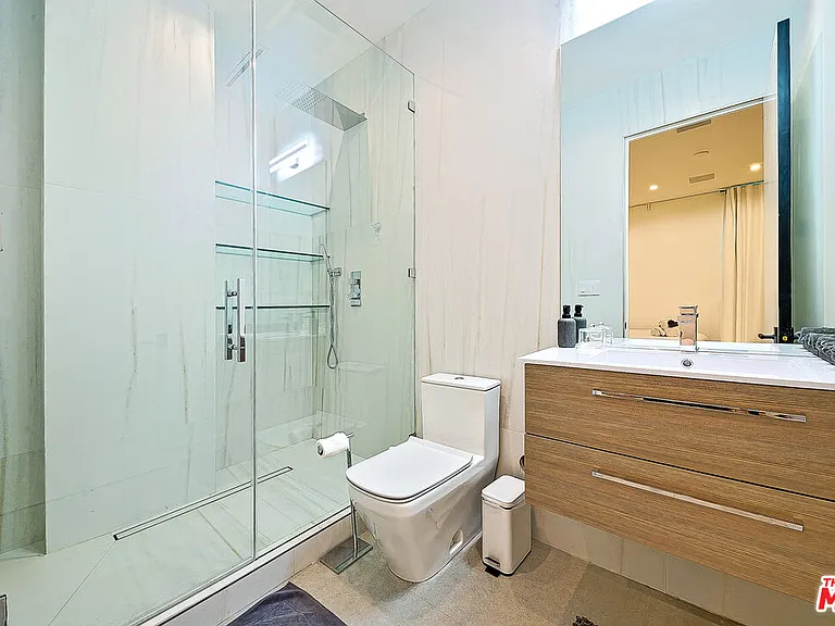 128 N Laurel Ave — Photo 56