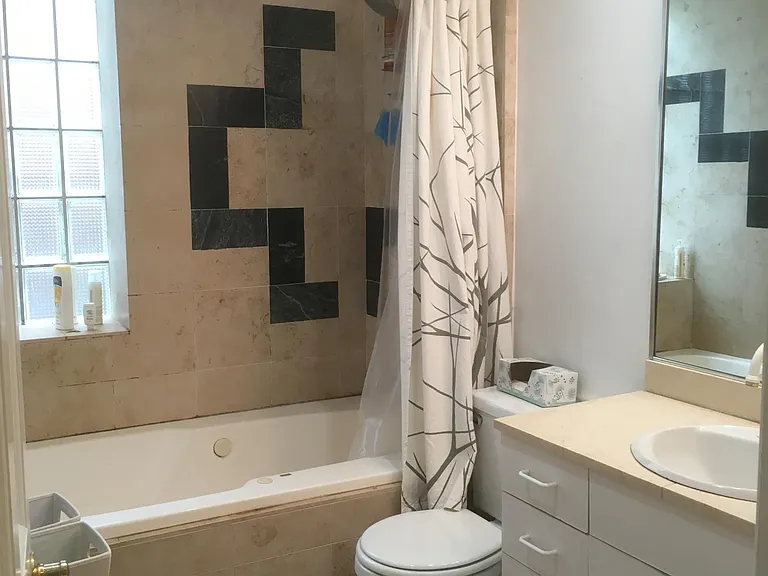 752 W Willow St #1 — Photo 12