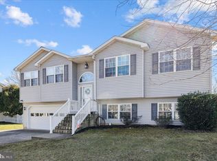 726 Christiansen Dr, Strasburg, VA 22657