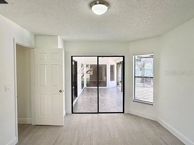 553 Walnut Grove Pl — Photo 26