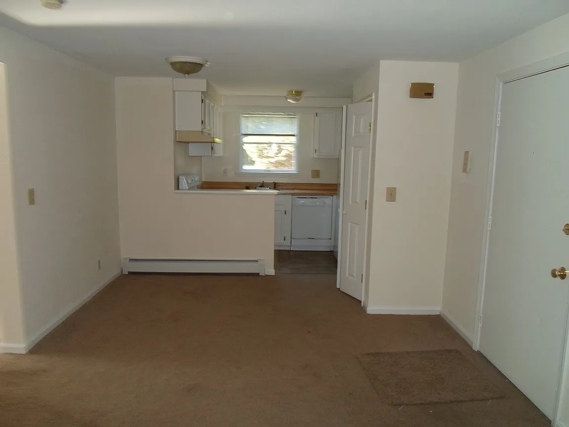 2 bed, 740 sqft, $1,775 — Photo 3