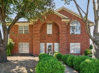 8418 Hartford Dr, Rowlett, TX 75089