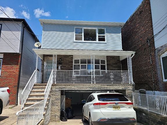 2nd image of 270 Boyd Ave