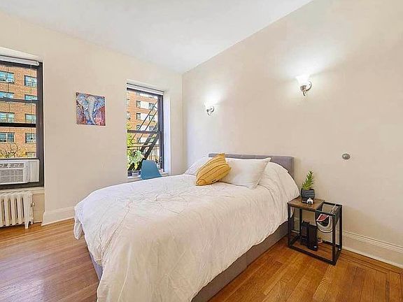 4th image of 78 Manhattan Ave APT 2D
