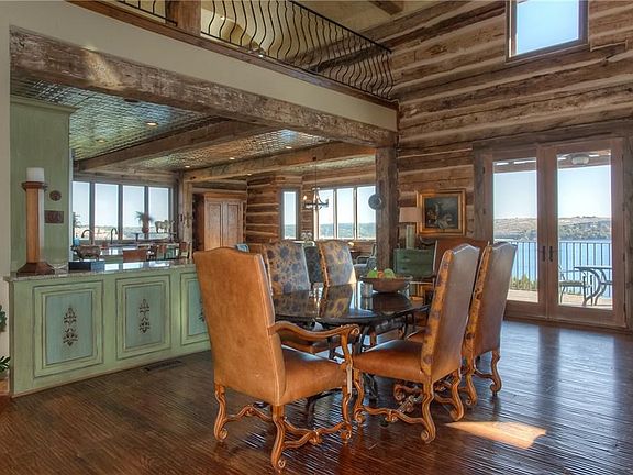 5th image of 1061 Paradise Pt