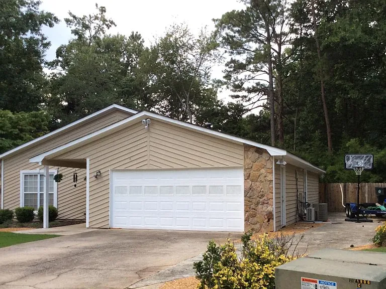 550 Creekwood Xing — Photo 4