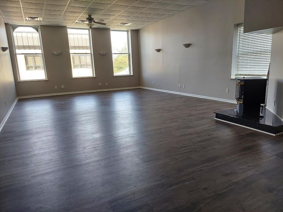 1st image of 219 S Newton St #1