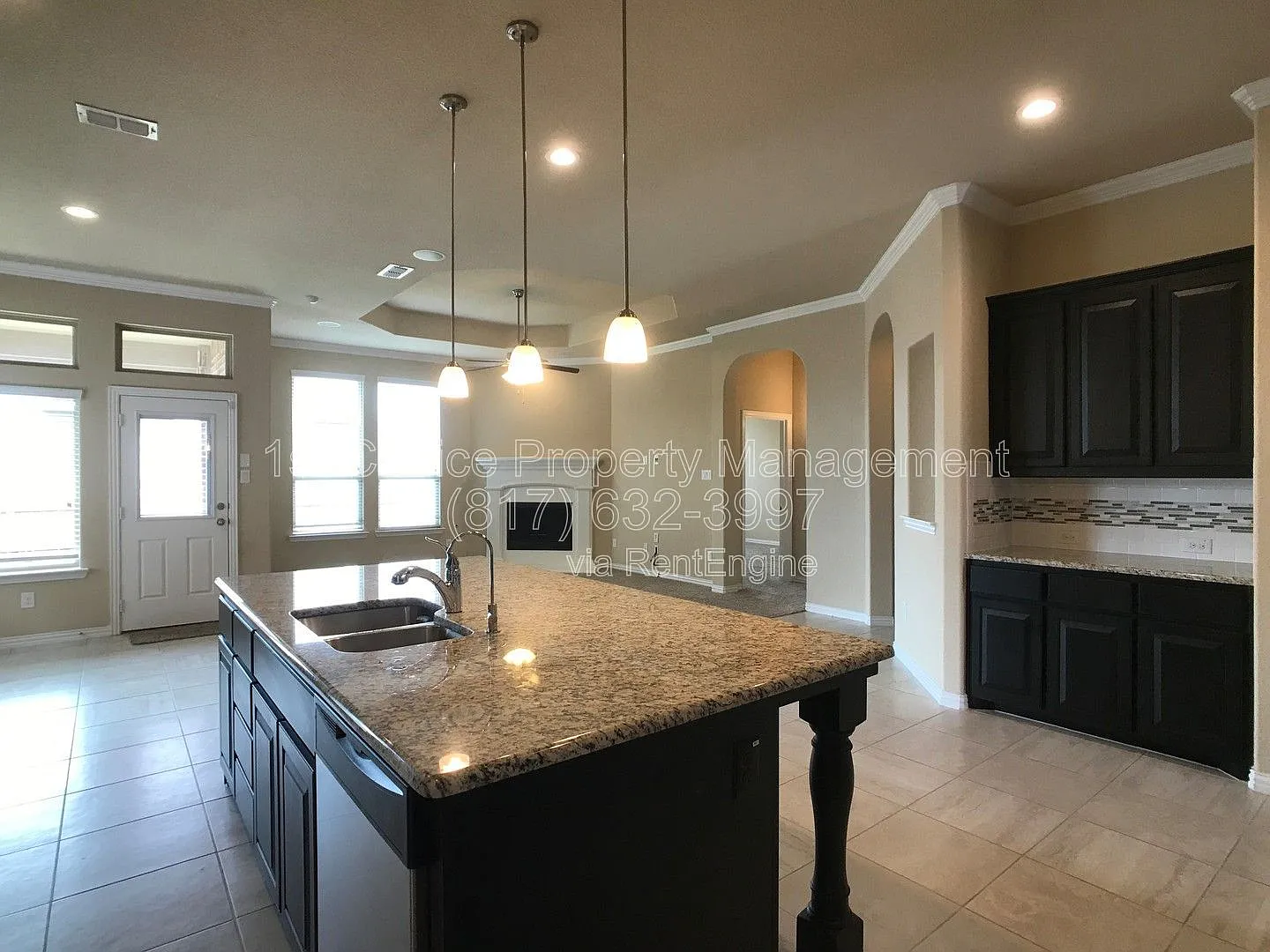 3 bed, 2.0 bath, 2125 sqft, $2,595 — Photo 1