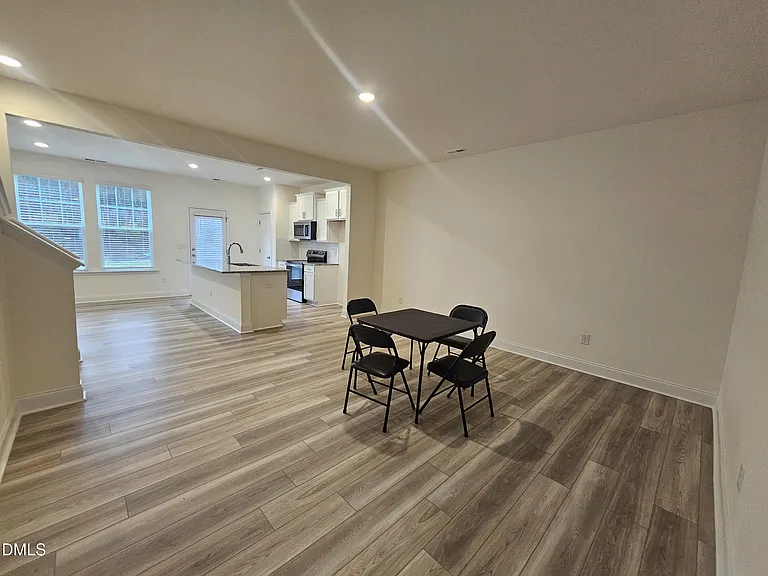 48 Bloodroot St — Photo 3