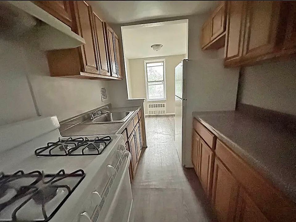1st image of 2181 Starling Ave APT 2C