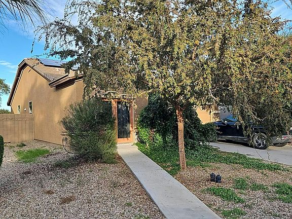 3rd image of 224 E Bahamas Dr