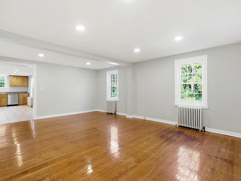 39 Cox Ave #B — Photo 8