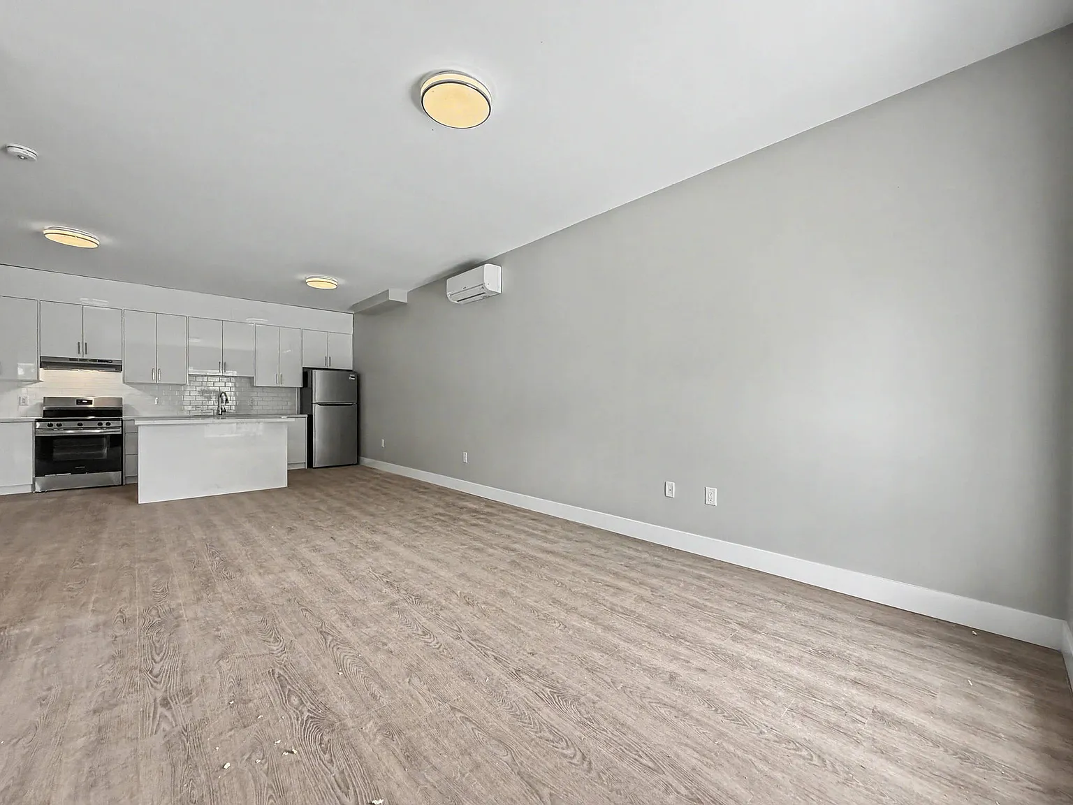 Unit 8- 199 Pine Street Tay Ontario L0K 2C0 — Photo 2