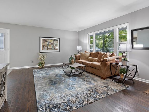 2nd image of 1009 Fern Ave