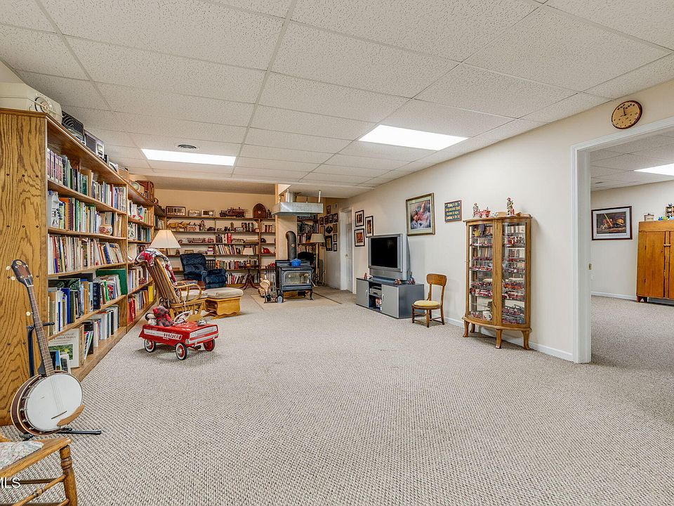 40th image of 490 Cockatiel Rd