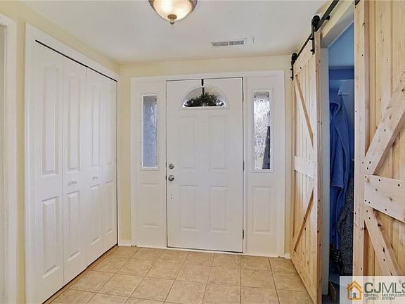 3rd image of 163 Southwood Dr