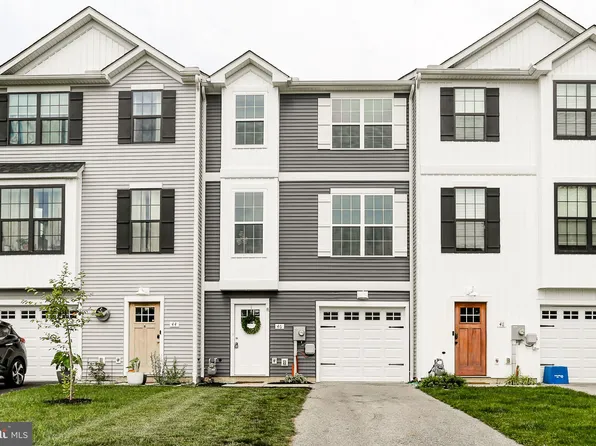 46 Brookside Ave, Hanover, PA 17331