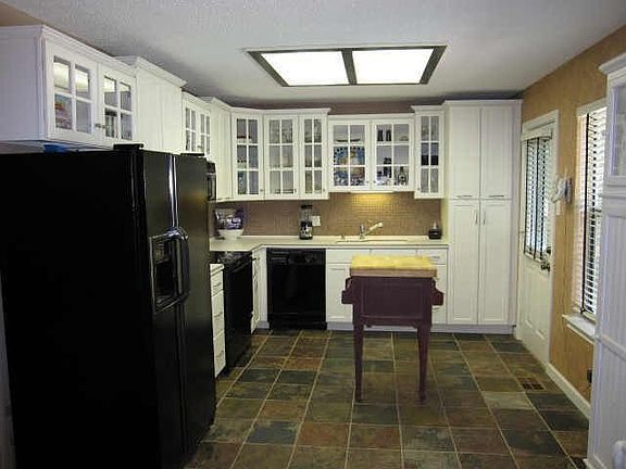 3rd image of 2412 Cornell Dr