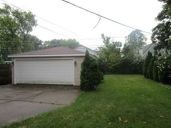 3rd image of 1065 Greenview Ave