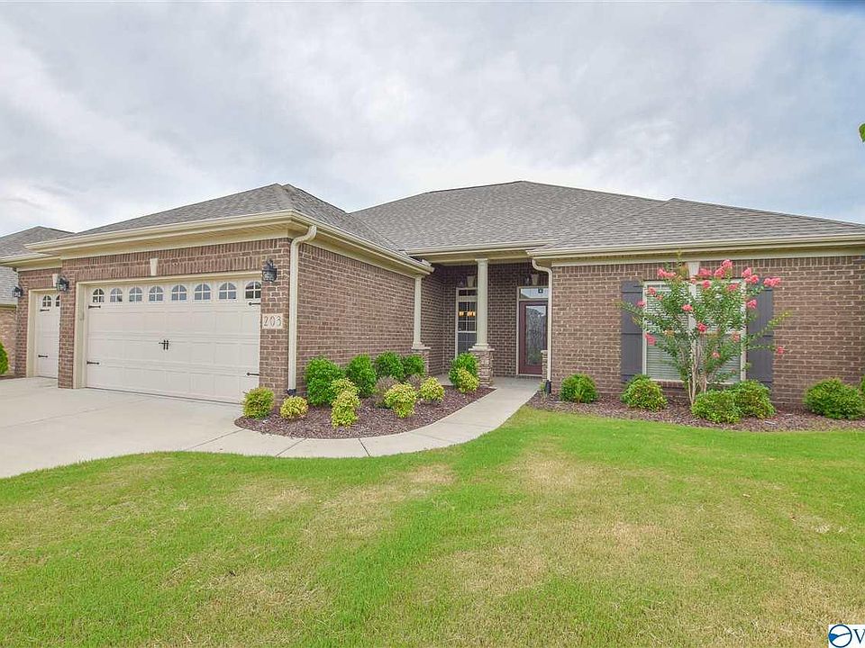 1st image of 203 Oxfordshire Cir