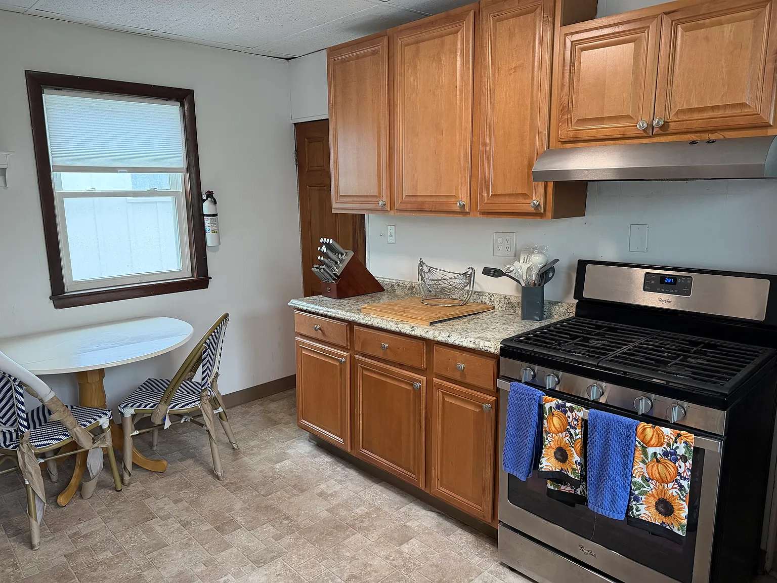 4 bed, 1200 sqft, $4,250 — Photo 3