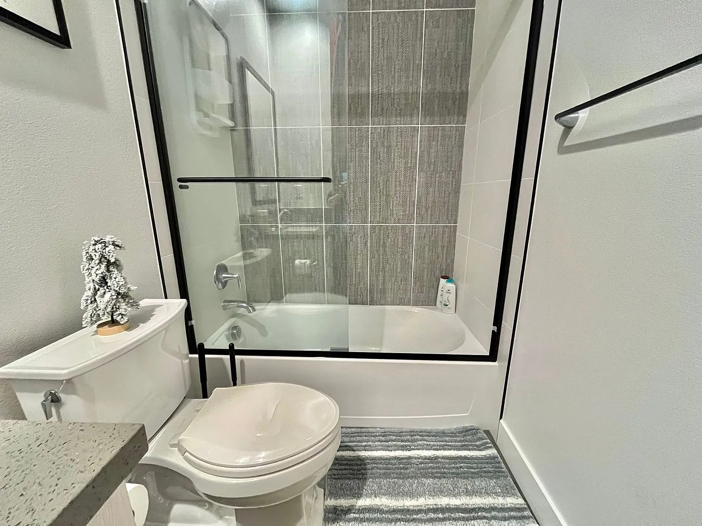 161 Sweet Juniper Room 5 — Photo 4