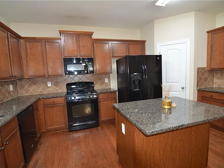 455 Wakefield Trce — Photo 6