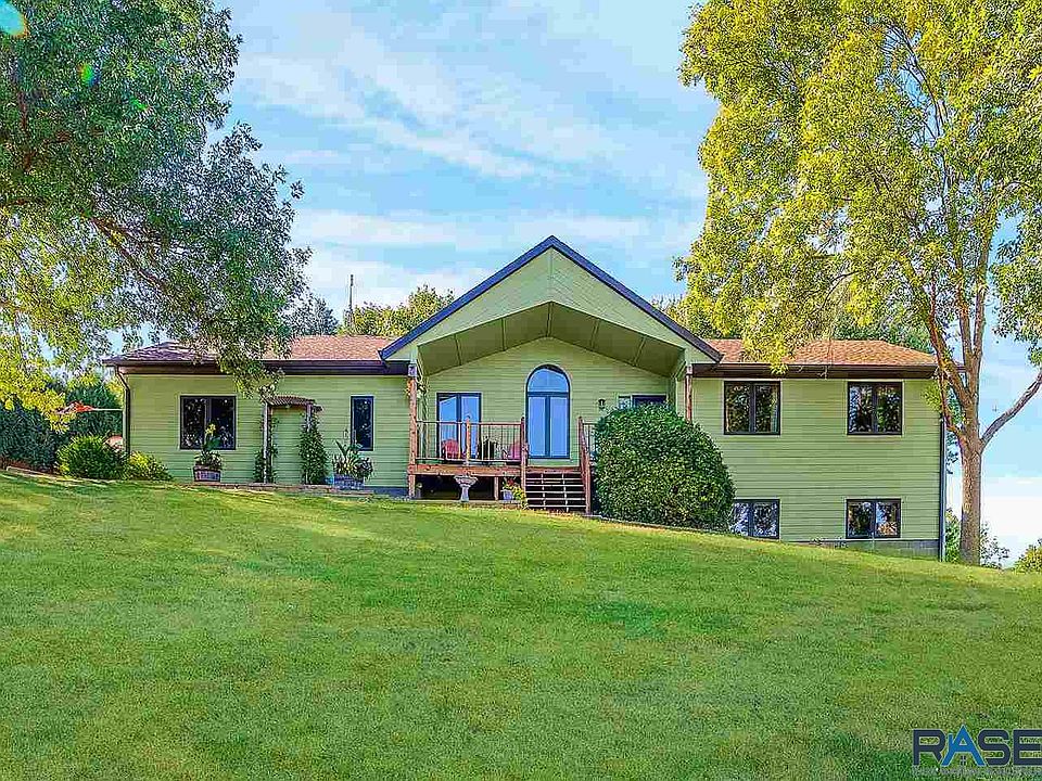 1st image of 48018 Woodsong Pl