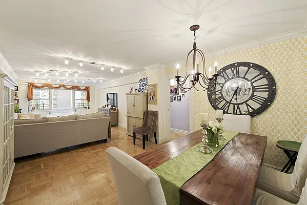 Sold by Nest Seekers International | media 28