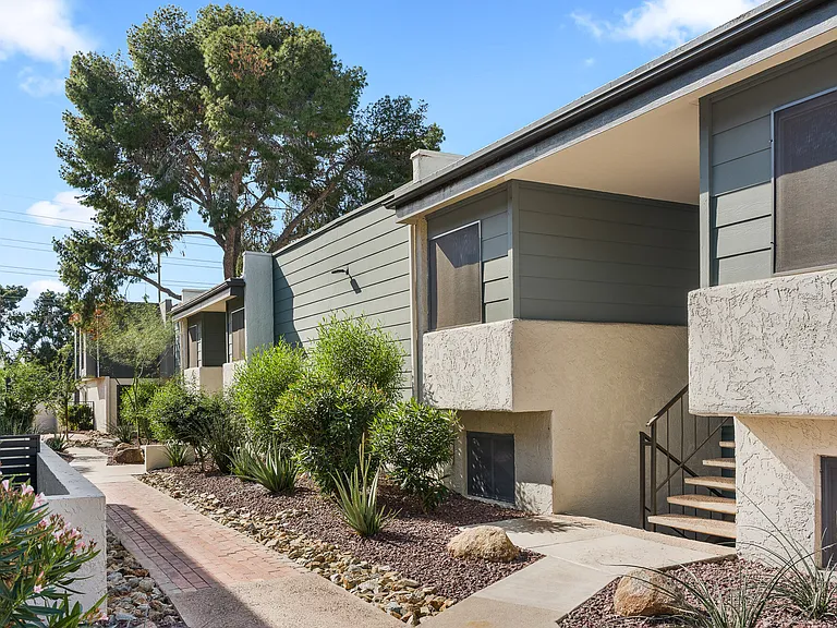 Scottsdale Gateway — Photo 15