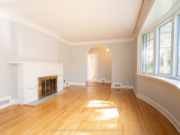 4th image of 66 Minnewawa Rd