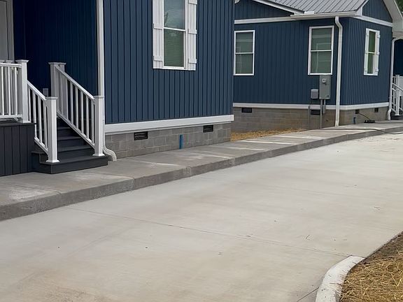 3rd image of 1517 5th St #B2
