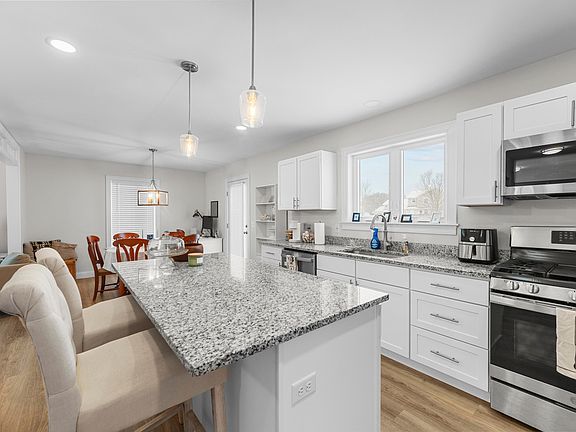 4th image of 15 Intrepid Street