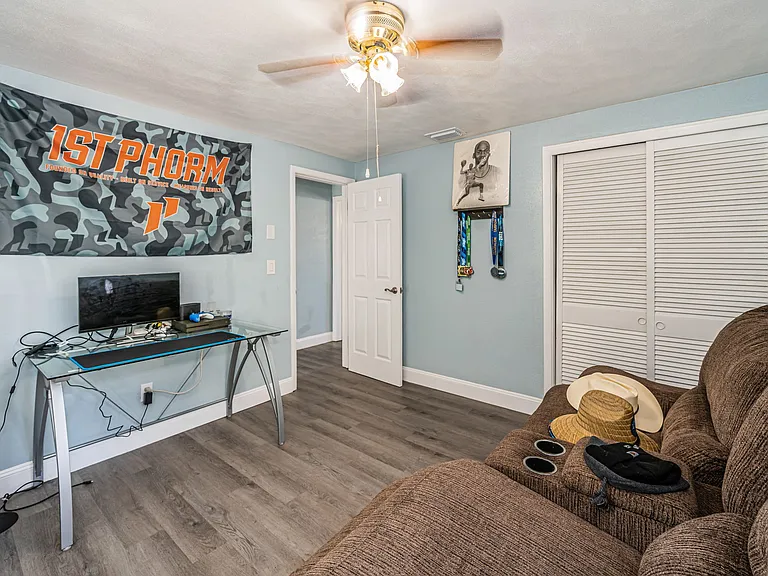 4424 Beacon Square Dr — Photo 6