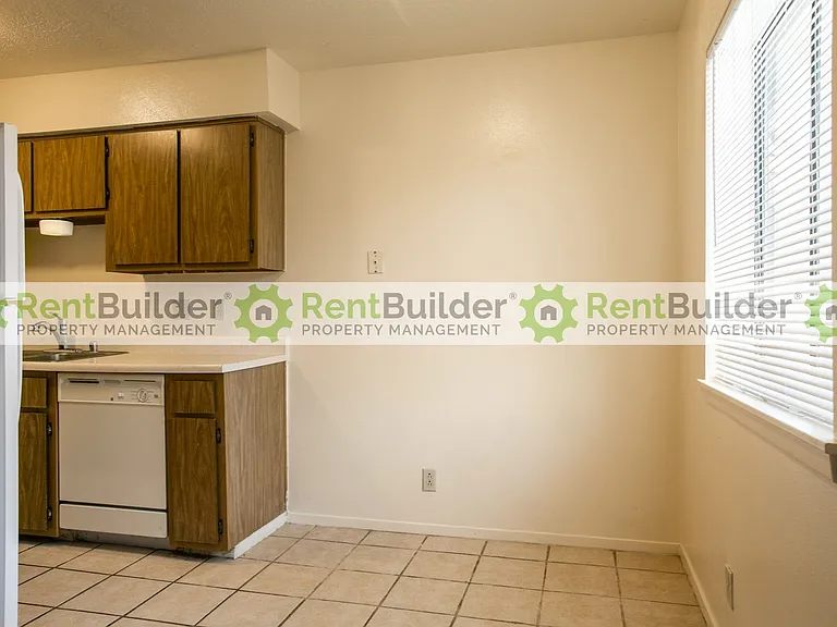 12124 Menaul Blvd NE — Photo 14