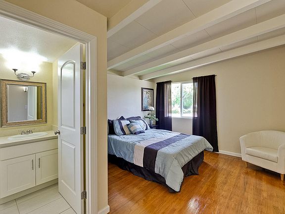 2nd image of 713 Santa Ynez St