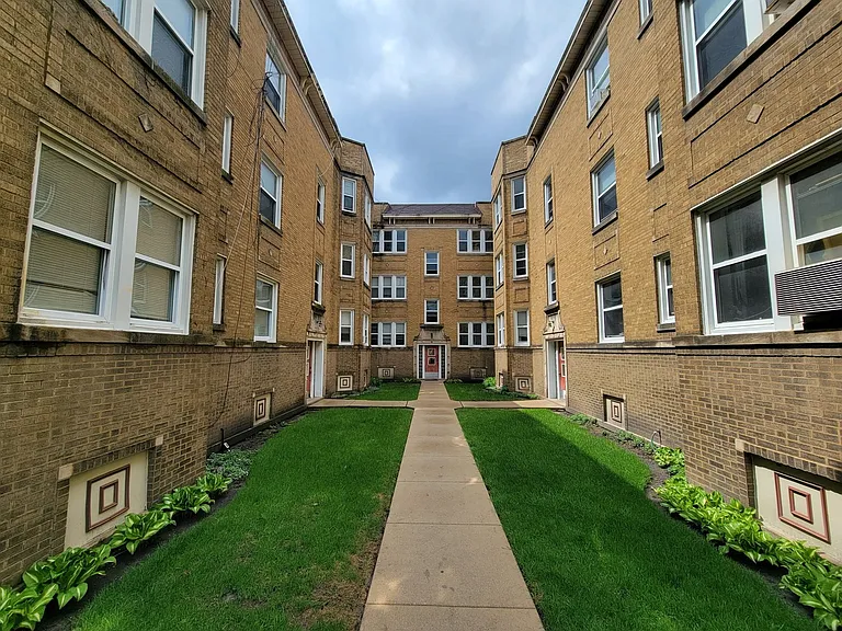 6416 N Richmond St #1B — Photo 10