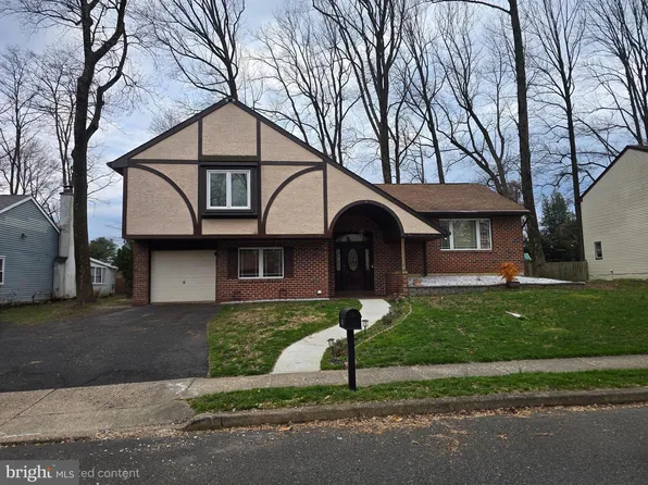 743 Bridgeview Rd, Feasterville Trevose, PA 19053