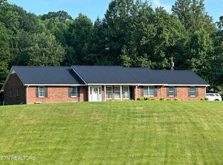 5064 Dr Thomas Walker Rd, Rose Hill, VA 24281
