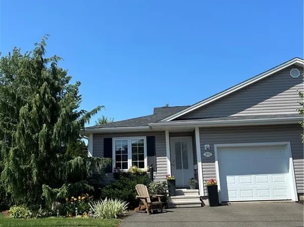90 Damien St #1, Dieppe, NB E1A 0H3