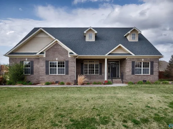 105 Kelsey Dr, New Market, AL 35761