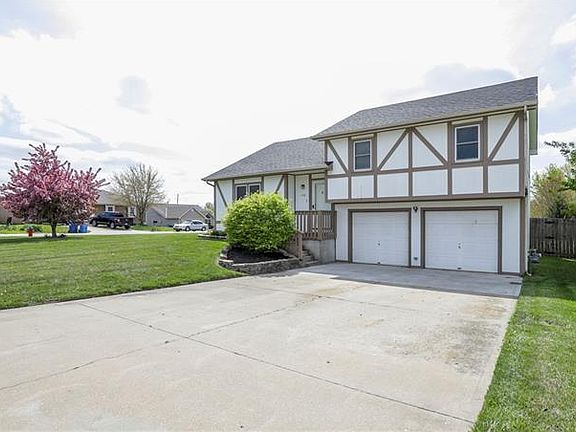 2nd image of 1188 S Greenwood Park