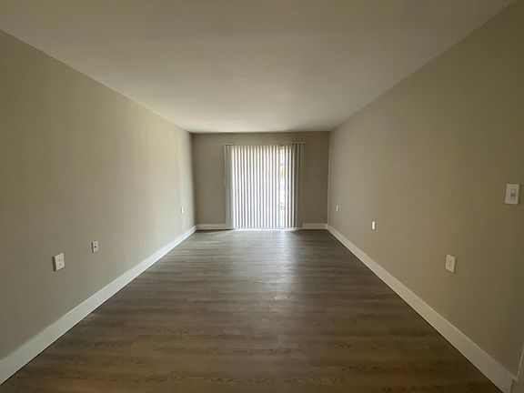 4th image of 160 Continental St #1C