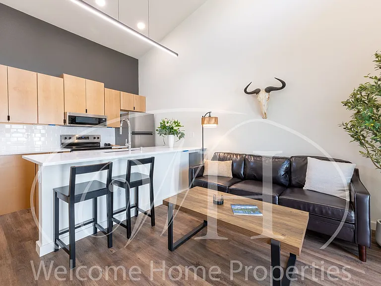 159 SE Sparrows Pl — Photo 10