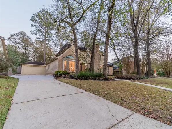 305 Scarborough Dr, Conroe, TX 77304