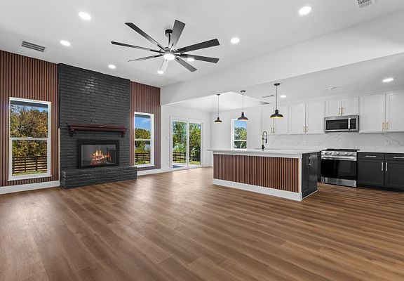 3rd image of 5000 Edgewater Dr