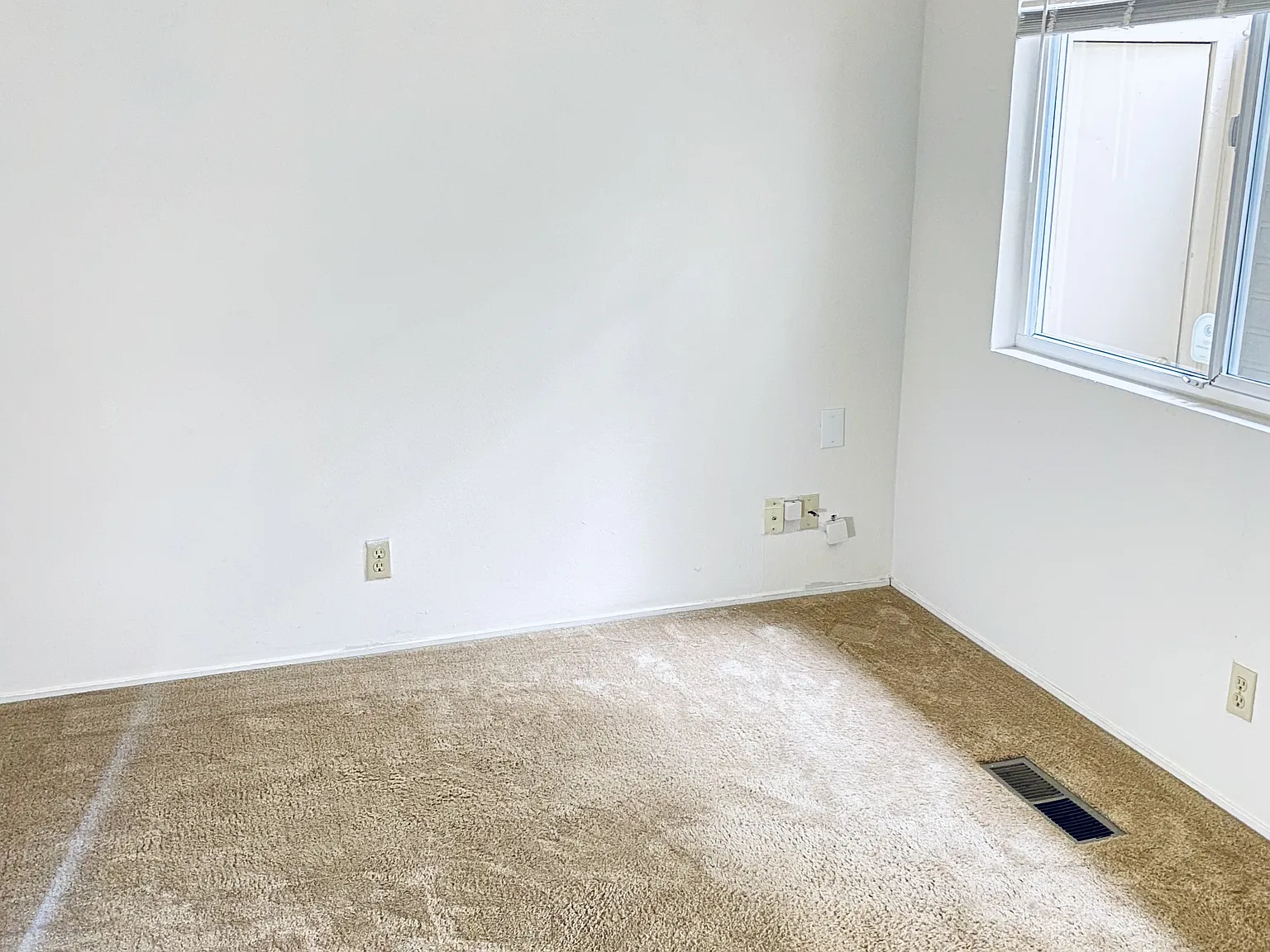 3 bed, 2000 sqft, $1,500 — Photo 3