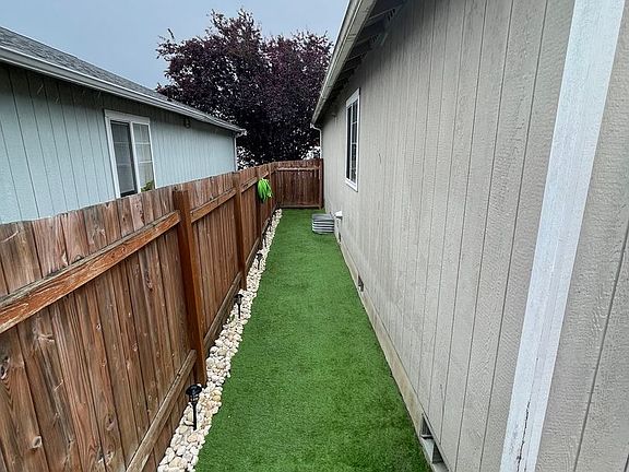 3rd image of 1043 NW Cordero Pl