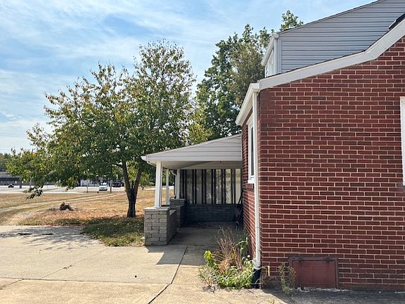 3rd image of 122 Ohio Ave